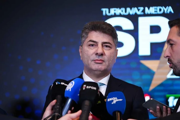 baskan-adaylarinin-en-guclu-kozu-fenerbahcenin-yeni-teknik-direktoru-kim-olacak-vincenzo-montella-surprizi-1777961173032.png
