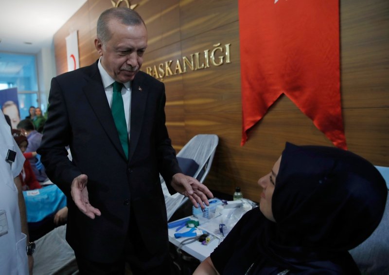 Başkan Erdoğan kan bağışçılarını ziyaret etti