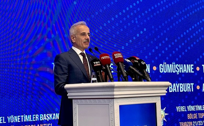 bakan-uraloglu-yht-ile-48-saatte-turkiye-turu-yapilacak-1763824177581.jpeg