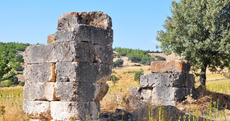 Türkiye’den kaçırılan Lidya dönemine ait kefaret yazıtı İtalya’da teslim alındı