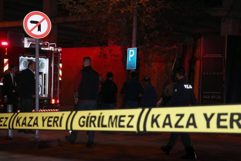 İzmir’de kulübe yandı, patlayan tüp korkuttu
