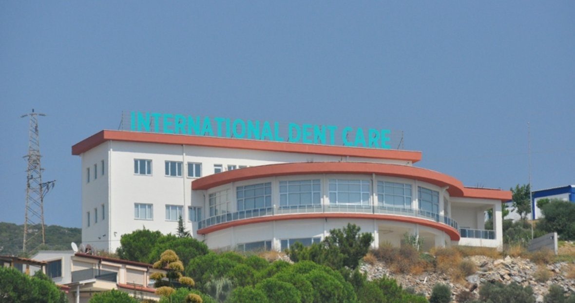 tebdili kiyafetle gezen rektor sucustu