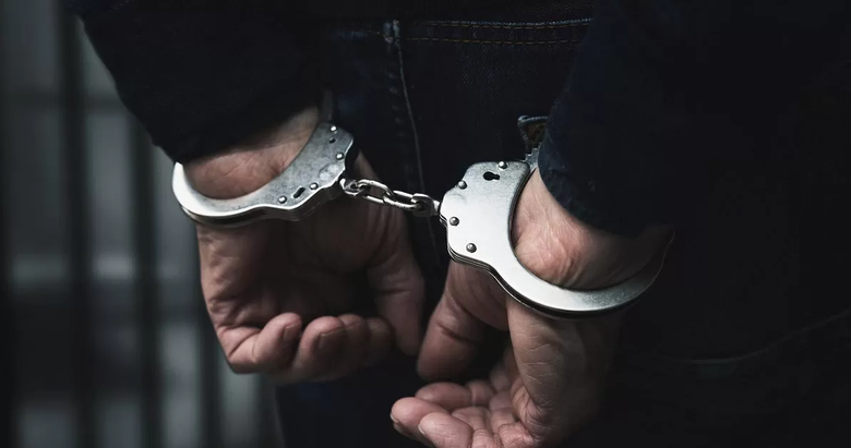 İzmir’de ihaleye fesat karıştırma operasyonunda yakalanan 4 şüpheli tutuklandı