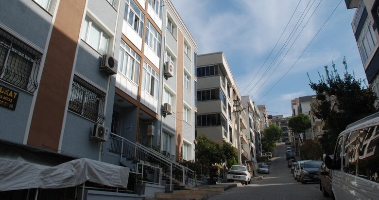 İzmir’de depremzedeler yeni bina arıyor, arz talebi karşılayamıyor