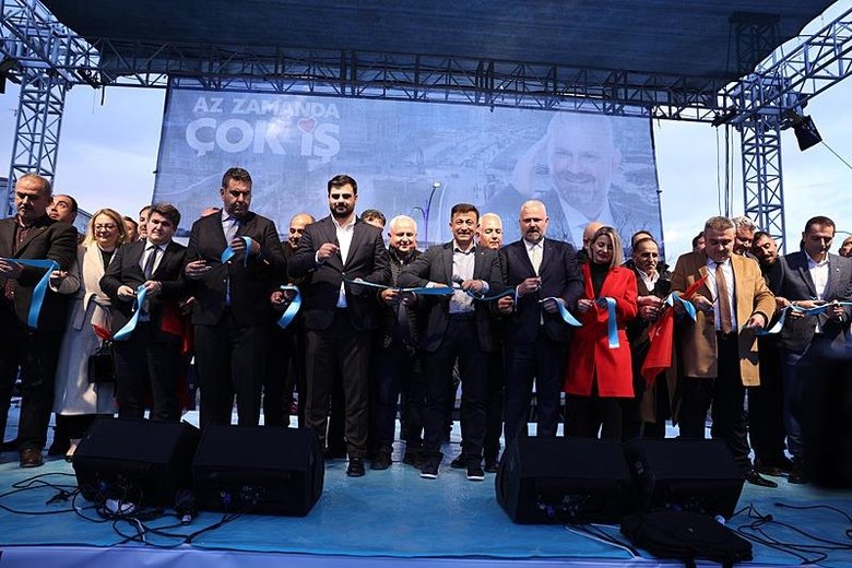 Menemen’in dev projesi 100. Yıl Köprülü Kavşağı açıldı