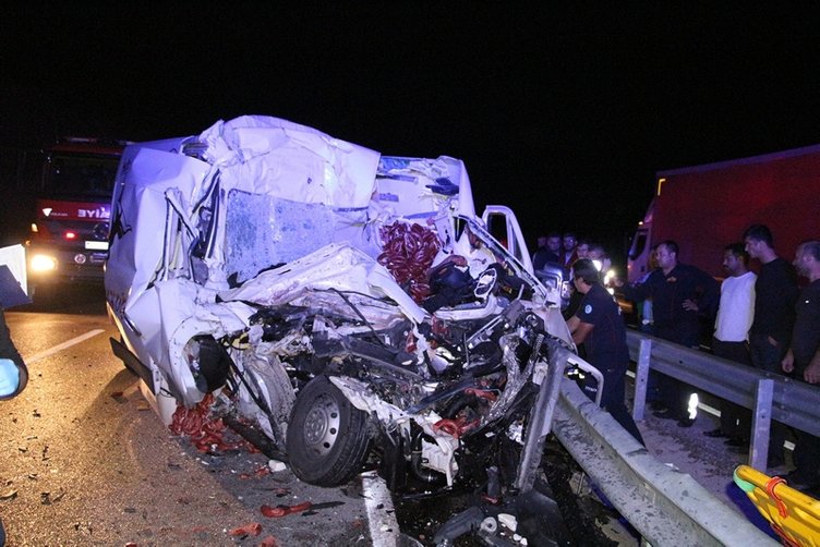 Manisa’da korkunç trafik kazası: 4 yaralı