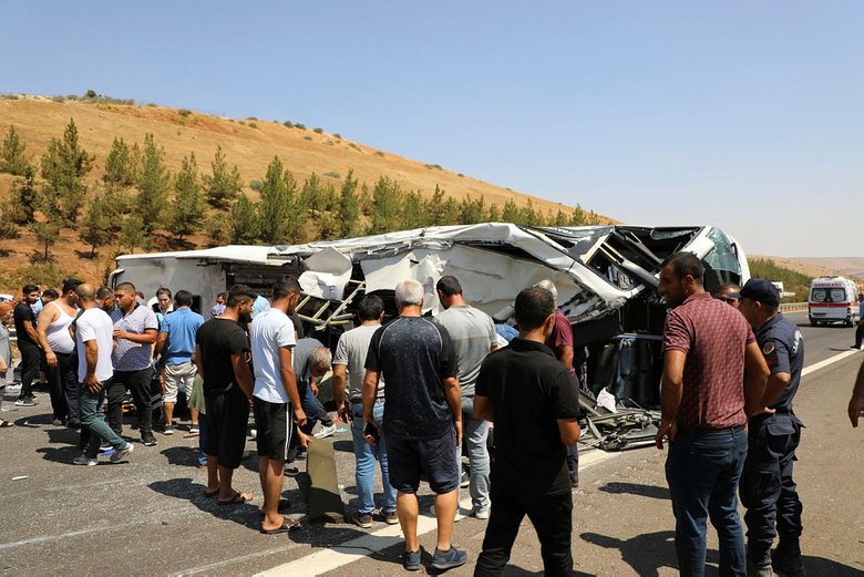 Sabıkalı otobüs 5 yıl önce de ambulansa çarpmış