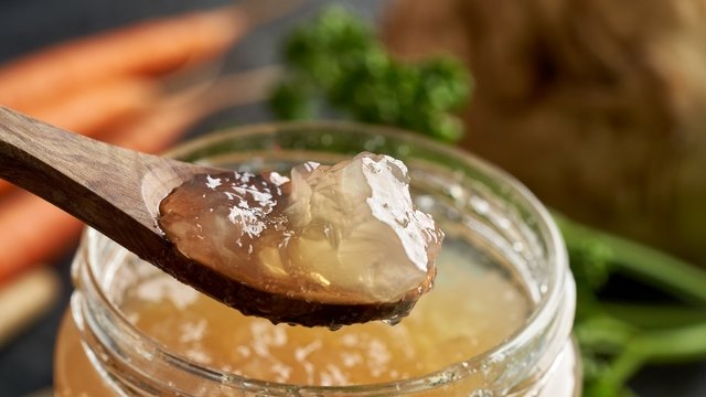 Kolajen nedir? Kolajen en çok hangi besinlerde bulunur?