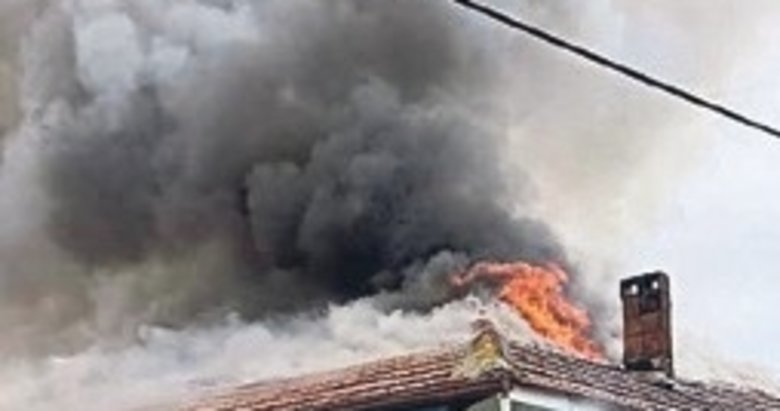 Tek katlı evde çıkan yangın korkuttu