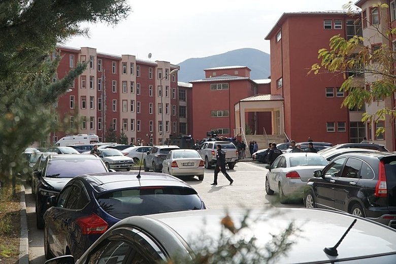 son-dakika-gumushane-universitesinde-silahli-rehine-krizi-1764151197588.jpeg