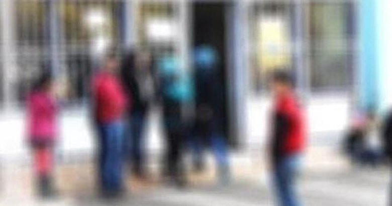 İzmir Karaburun’da okul müdürü açığa alındı