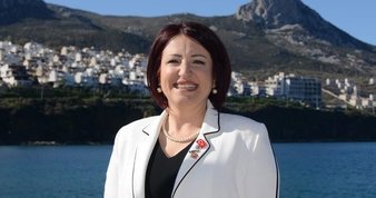 CHP’li Karaburun Belediye Başkanı İlkay Girgin Erdoğan’dan hala kızına mesai kıyağı