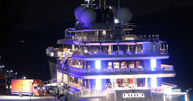 Bodrum’daki lüks yatın sahibi belli oldu! Katar Kraliyet Ailesi, 2 kamyon eşya 500 valizle geldi