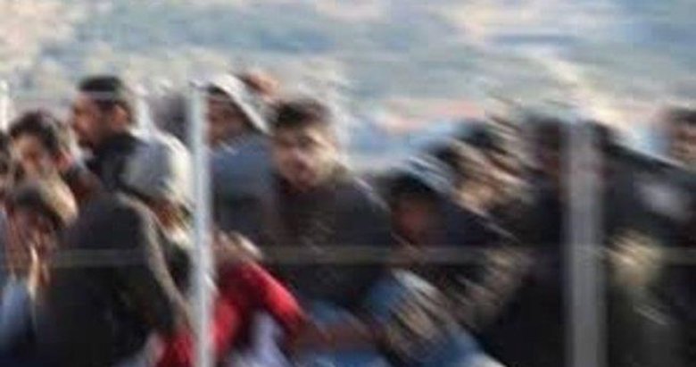 İzmir’de yasa dışı geçiş hazırlığındaki 30 düzensiz göçmen yakalandı
