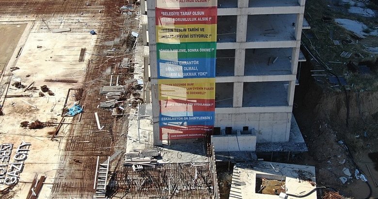 Kooperatifzedelerin afişini zabıta indirdi!