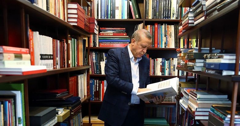 Cumhurbaşkanı Erdoğan’ın 45 yıllık ders kitabı tesadüfen ortaya çıktı
