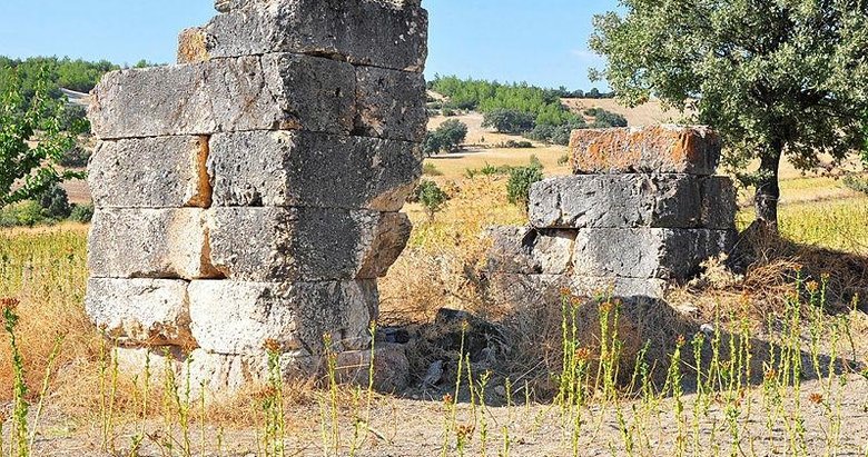 Demirci’ye ait 1800 yıllık taş yazıt İtalya’dan geri alınıyor