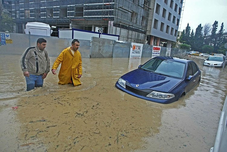 İzmir için kritik uyarı! Su baskınlarına dikkat