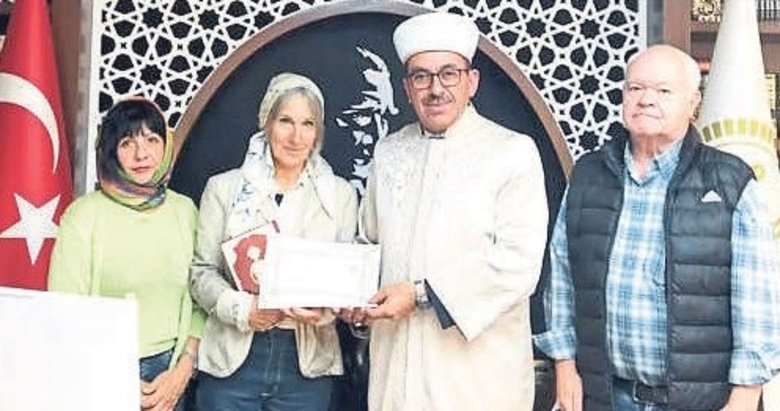 Alanya’da farklı ülkelerden 20 kişi İslamiyet’i seçti