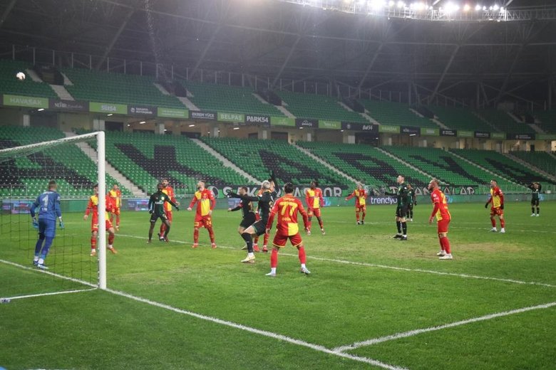 Son dakika... Göztepe deplasmanda Sakaryaspor’u 2-1 mağlup etti
