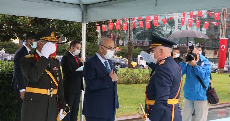 29 Ekim, İzmir’de resmi törenle kutlandı