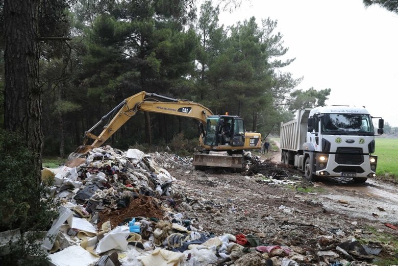 Buca’daki moloz yığınları vatandaşları çileden çıkardı! CHP’li belediye sonunda açıklama yaptı