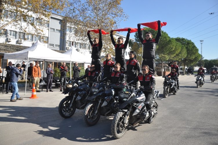 İzmir’de duygulandıran anlar! Fethi Sekin’in motosikleti ilk kez törene getirildi