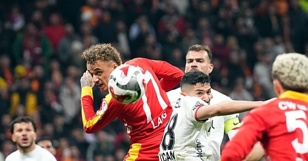 Galatasaray elendi! Gençlerbirliği'ne 2-0 yenildi