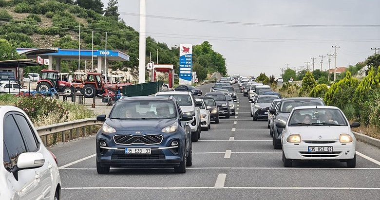 Muğla doldu taştı! Araç kuyruğu 22 kilometreye ulaştı