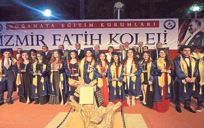 Izmir Fatih Koleji 108 Mezun Verdi Yasam Haberleri