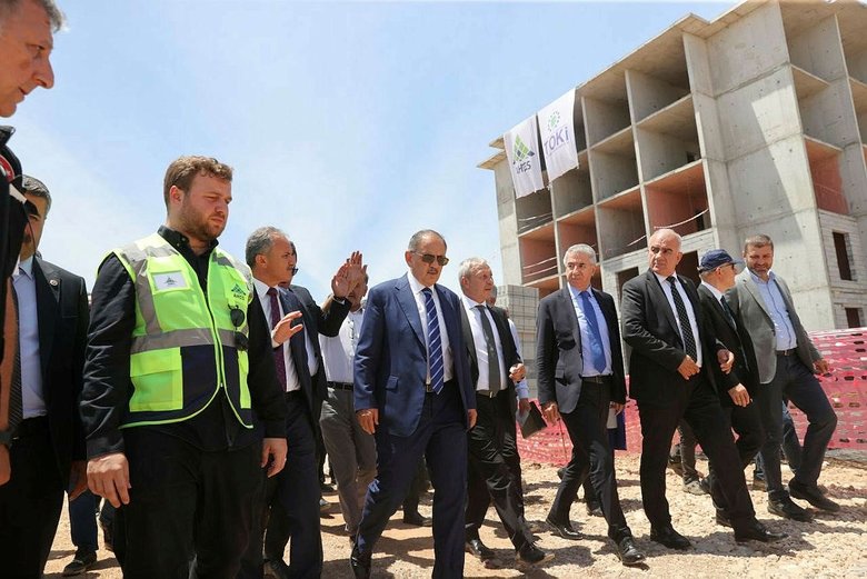 Deprem bölgesinde yapılacak evlerin yarısı devletten