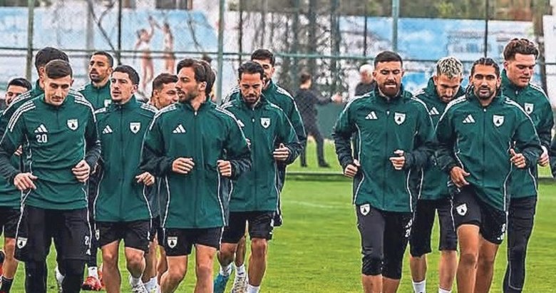 Muğla ikinci yarıya sahasında başlayacak