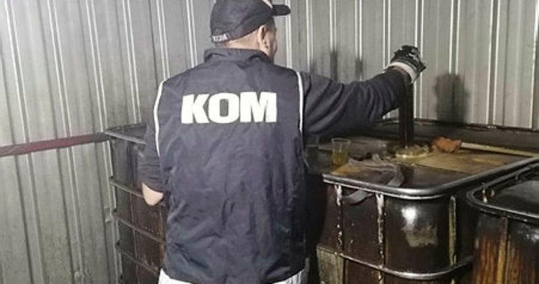 Izmir De 13 Bin 880 Litre Kacak Akaryakit Ve Madeni Yag Ele Gecirildi Izmir Haberleri