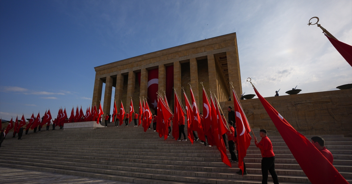 Devlet erkanı Anıtkabir'de