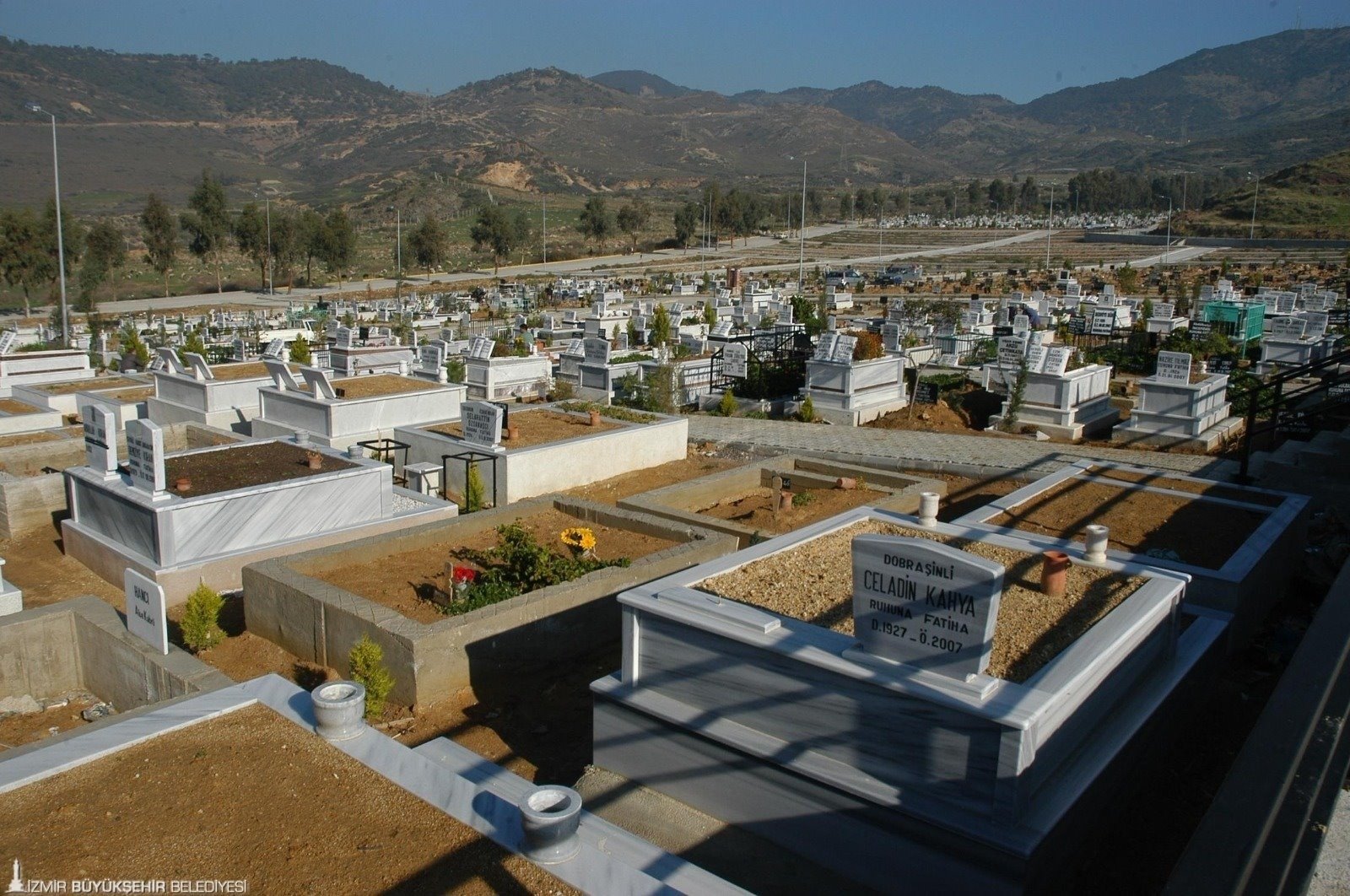 İzmir'de mezara yüzde 100 zam!