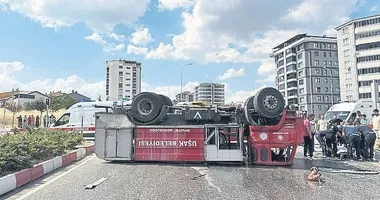 İtfaiye aracı ile kamyon çarpıştı