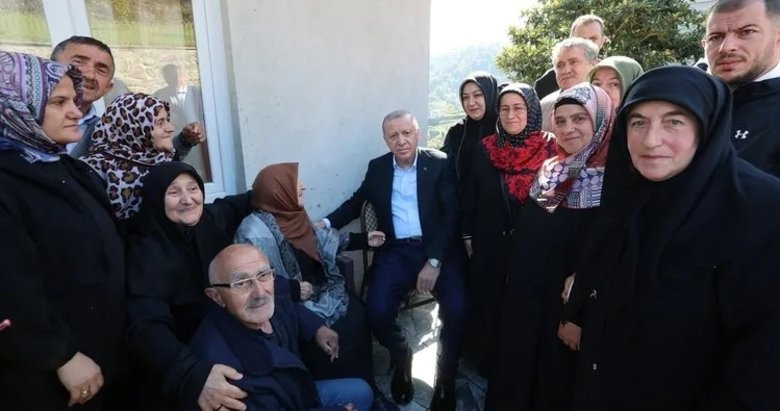 Başkan Erdoğan baba ocağı Güneysu’da komşularıyla sohbet etti