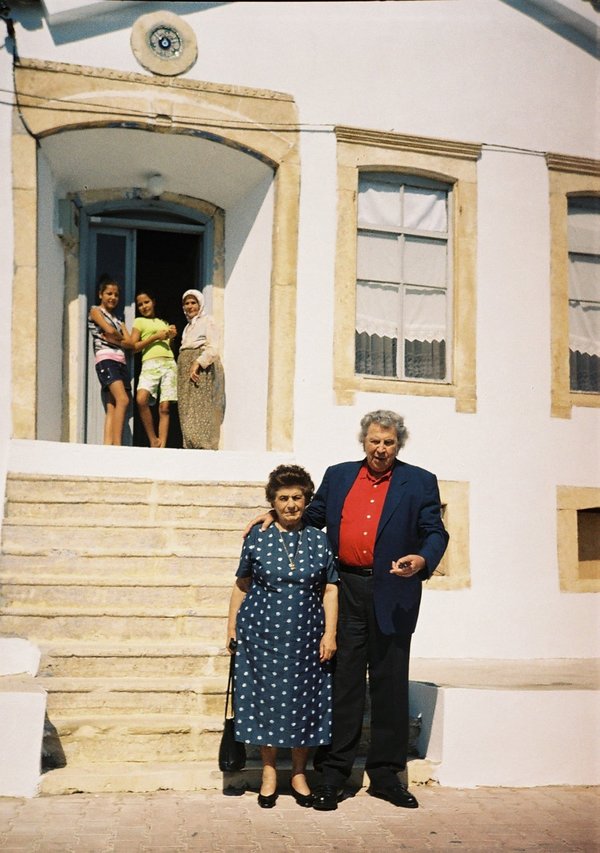 Çeşmeli fotoğrafçının Teodorakis fotoğrafları Yunan basınında
