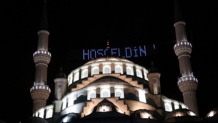 Ramazan davulcuları mesaiye başladı! İzmir sokakları manilerle yankılandı!