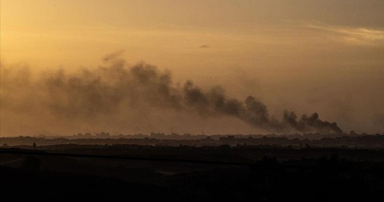 İşgalci İsrail, Gazze’deki Şifa Hastanesi Yerleşkesi’nde bir poliklinik binasını bombaladı