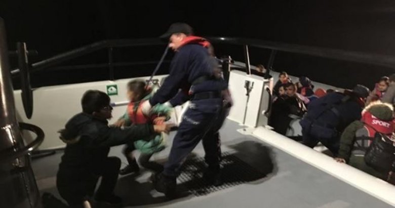İzmir Çeşme’de 44 kaçak göçmen yakalandı