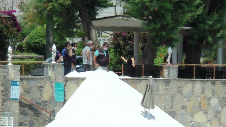 Sahillere beyaz kum operasyonu! Sahile mermer tozu ve kireç taşı sererken yakalandılar