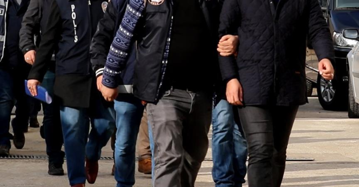 İzmir'de dev operasyon! O ilçede 80 bin 685 sentetik hap ele geçirildi