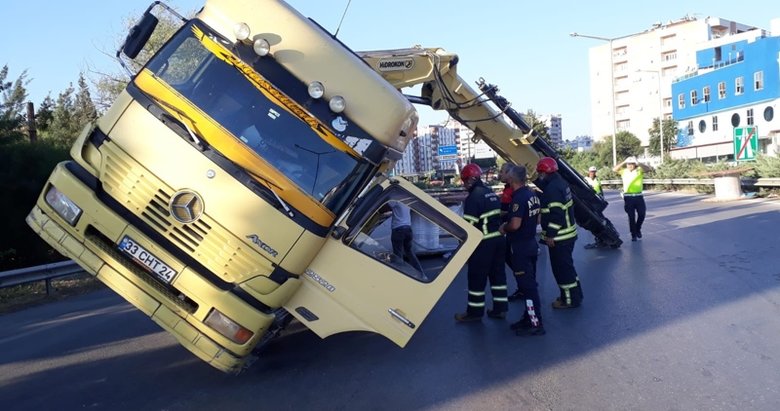 Aydin Da Feci Kaza Viraja Hizli Giren Vinc Otoyolun Ortasina Yan Yatti Aydin Haberleri