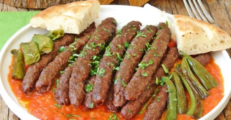 Türkiye’nin en iyi yemekleri arasında ilk sıralarda! İzmir’in meşhur Tire Köftesi nasıl yapılır?