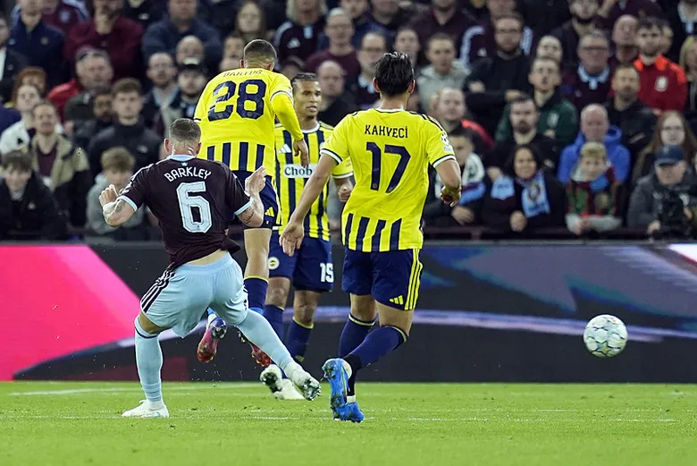 fenerbahceden-ingilterede-agir-darbe-aston-villa-deprasmanindan-kabusla-donduk-1792016855309.png
