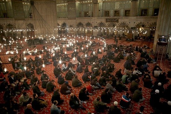 Bugün kandil mi? Bugün ne kandili var? 27 Şubat Pazar Miraç Kandili bugün mü?