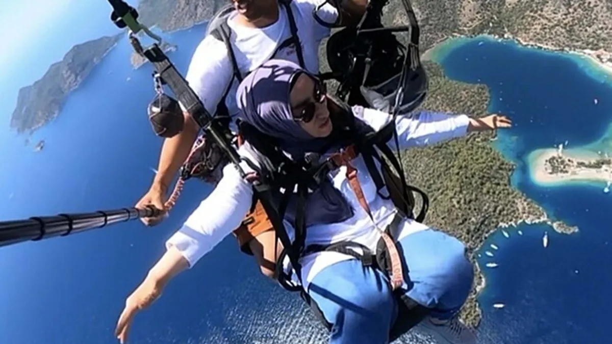 Fethiye'de engelleri uçarak aştı! Gökyüzüne açılan cesaret hikayesi...