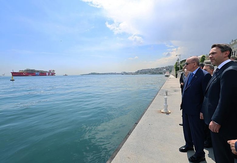Osman Gazi Karadeniz’e açılıyor! Başkan Erdoğan Dolmabahçe’den uğurladı