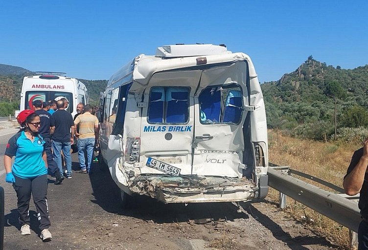 Muğla’da korkunç kaza! Sıkışan yolcular zor kurtarıldı